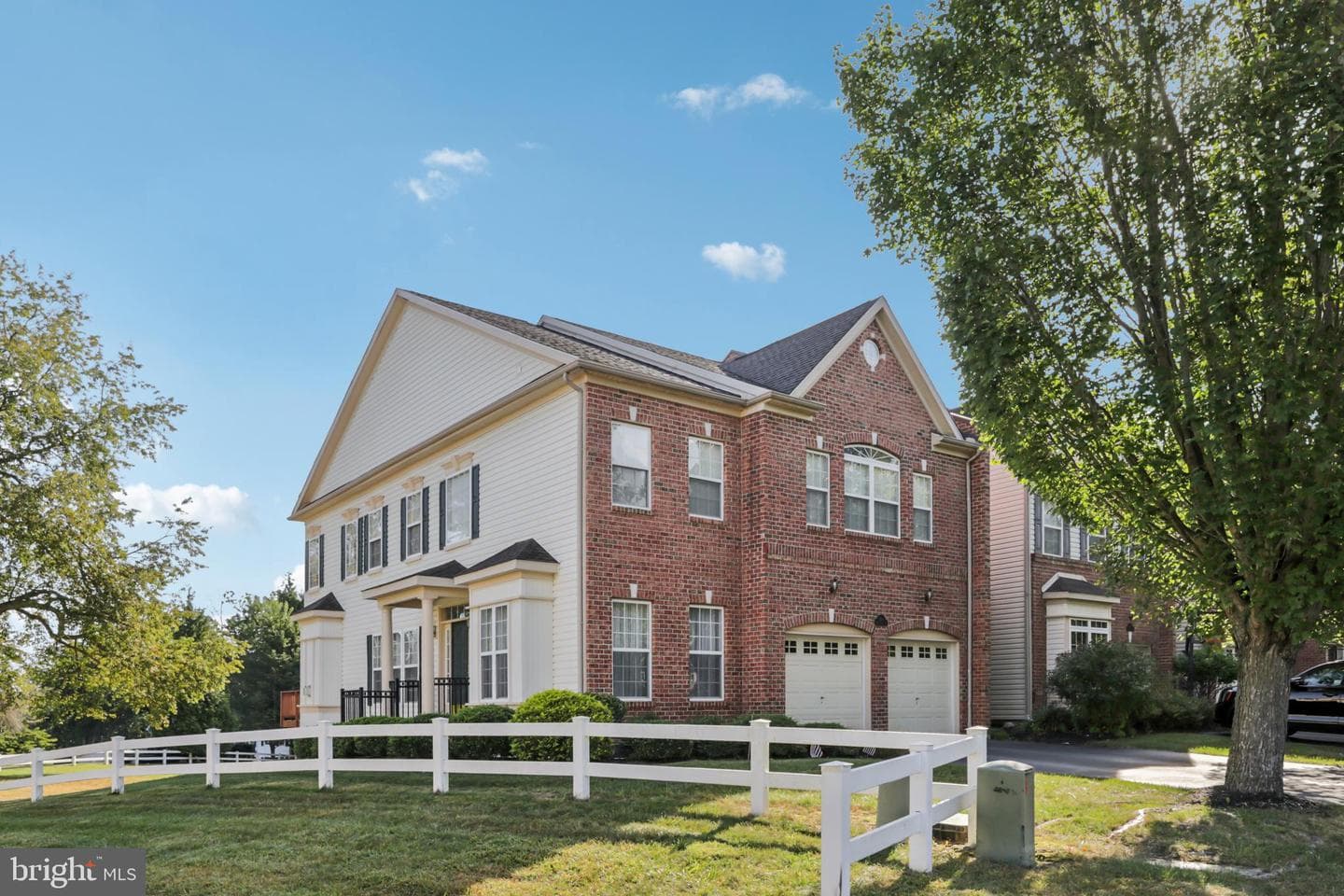 3120 Woods Edge Drive photo 2
