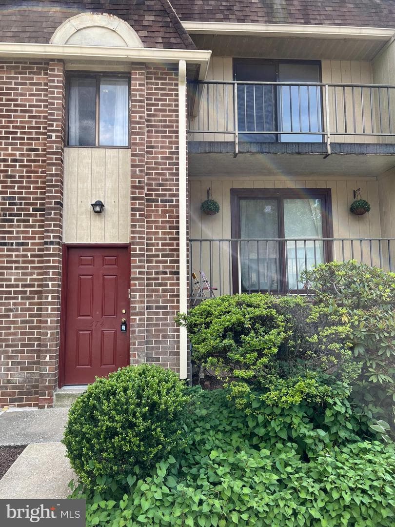 374 Saybrook Lane #b photo 1