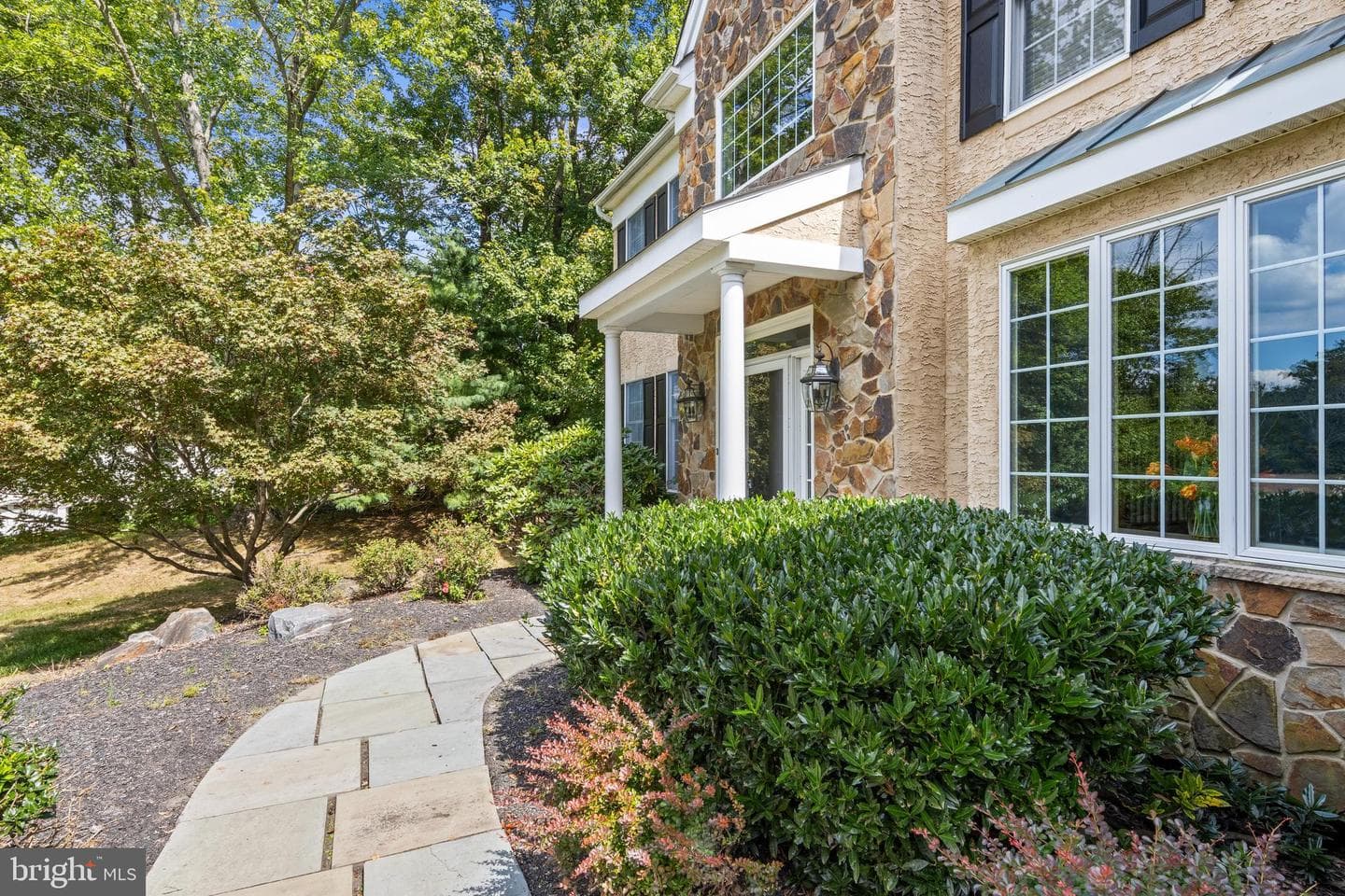 588 S Heilbron Drive photo 3