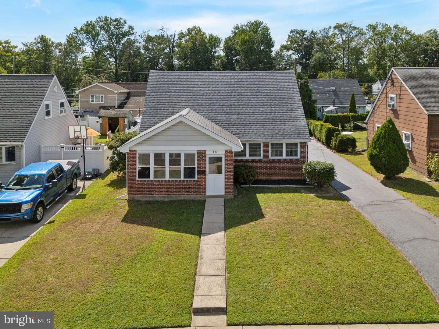 841 Bobwhite Lane photo 2
