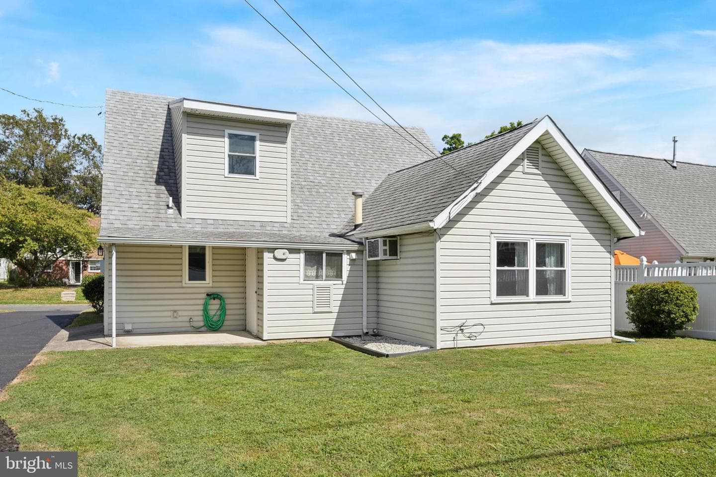 841 Bobwhite Lane photo 4