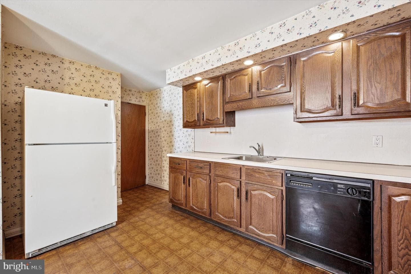 511 Clark Avenue photo 7