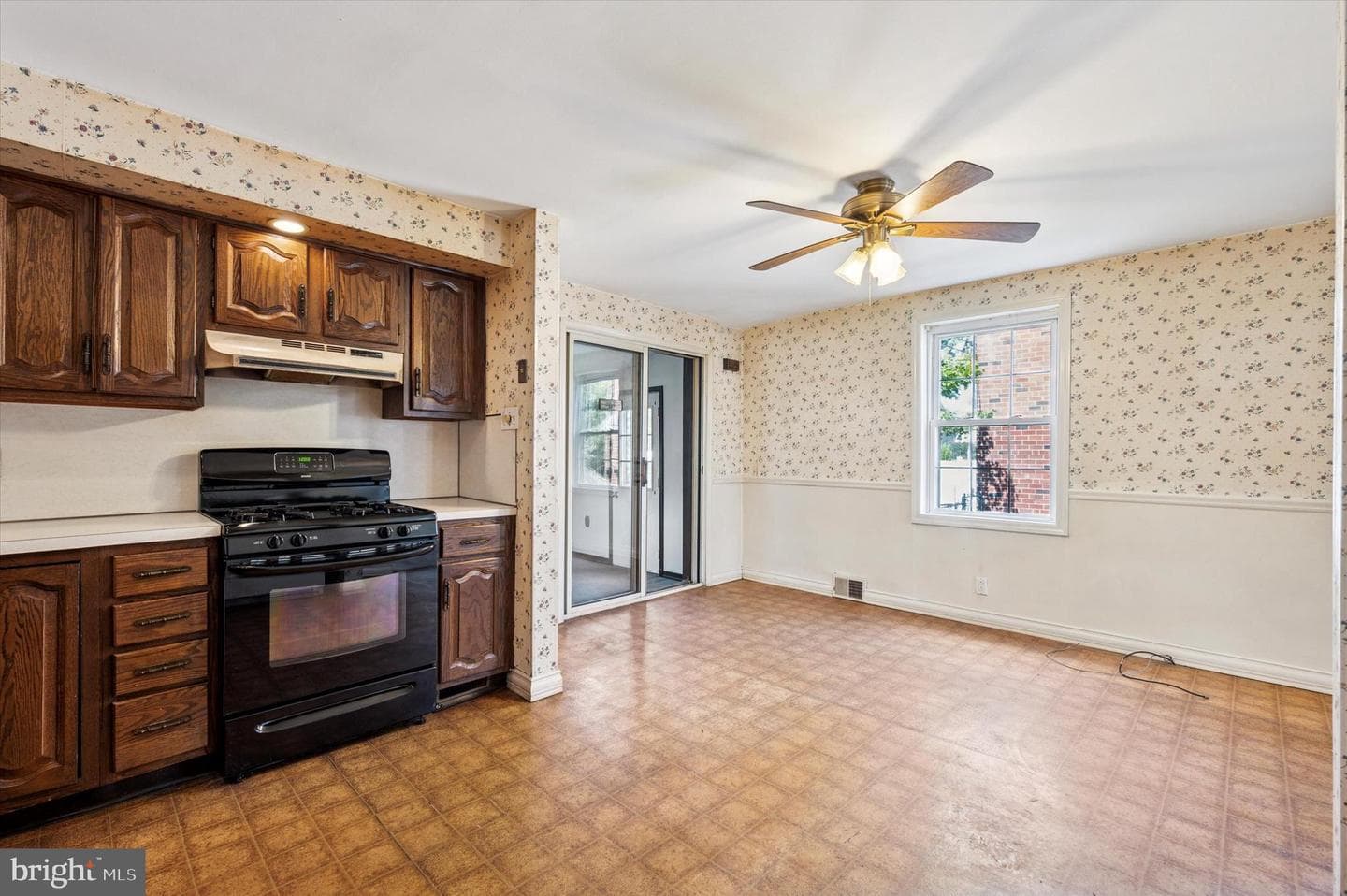 511 Clark Avenue photo 8