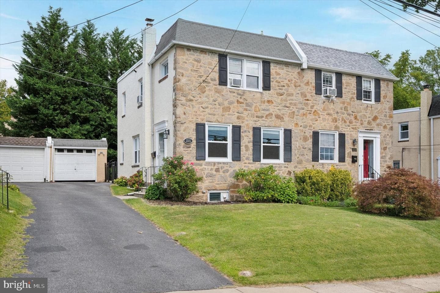 2315 Bryn Mawr Avenue photo 1