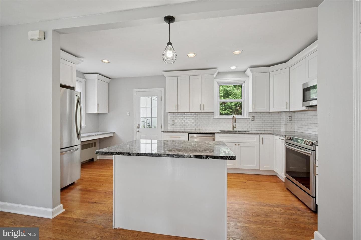 2315 Bryn Mawr Avenue photo 10