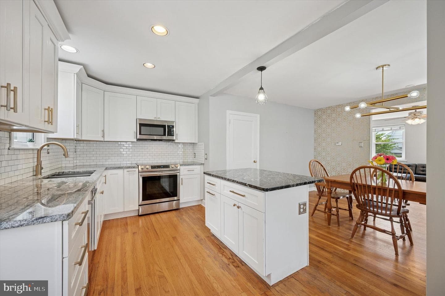 2315 Bryn Mawr Avenue photo 12