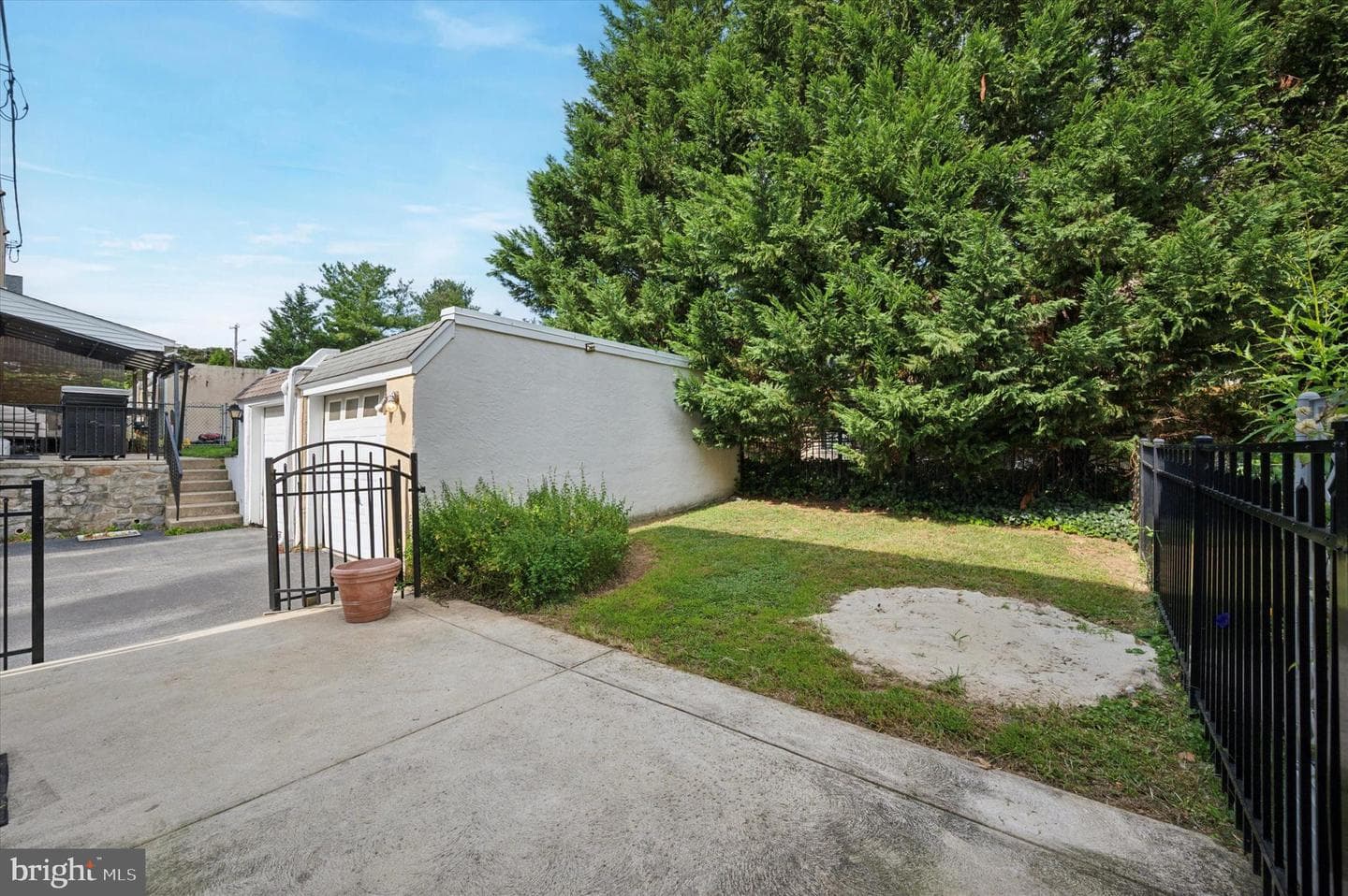 2315 Bryn Mawr Avenue photo 24
