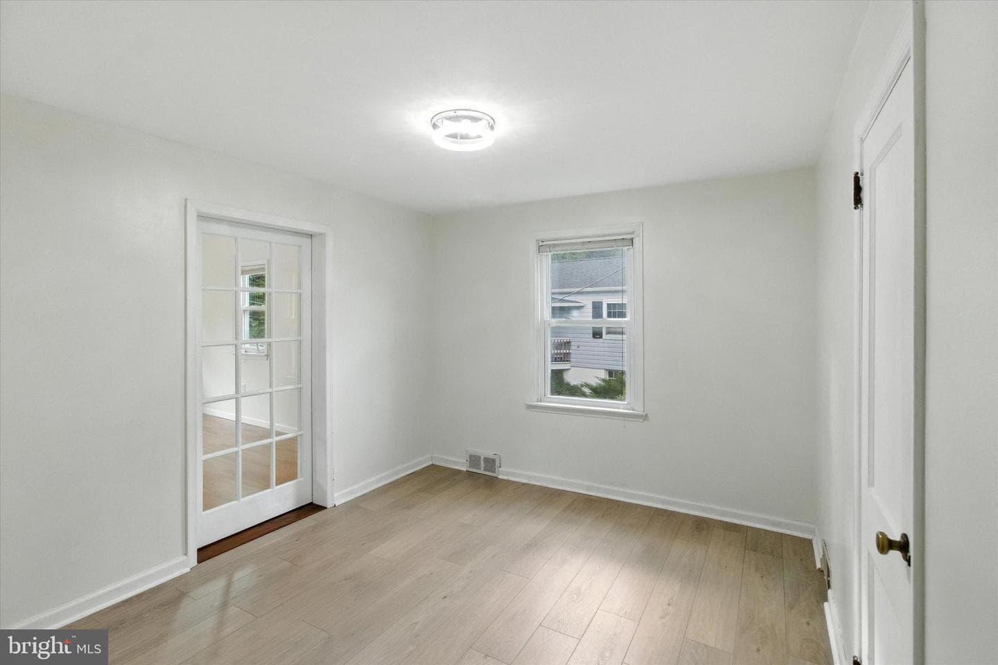 2612 Harding Avenue photo 16