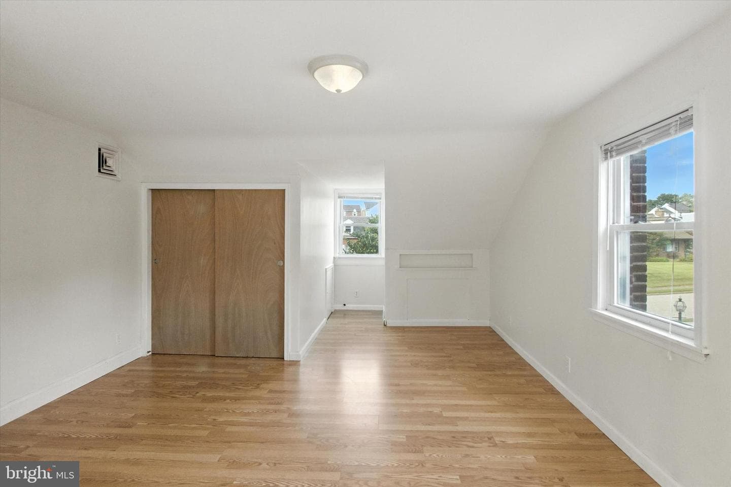 2612 Harding Avenue photo 23