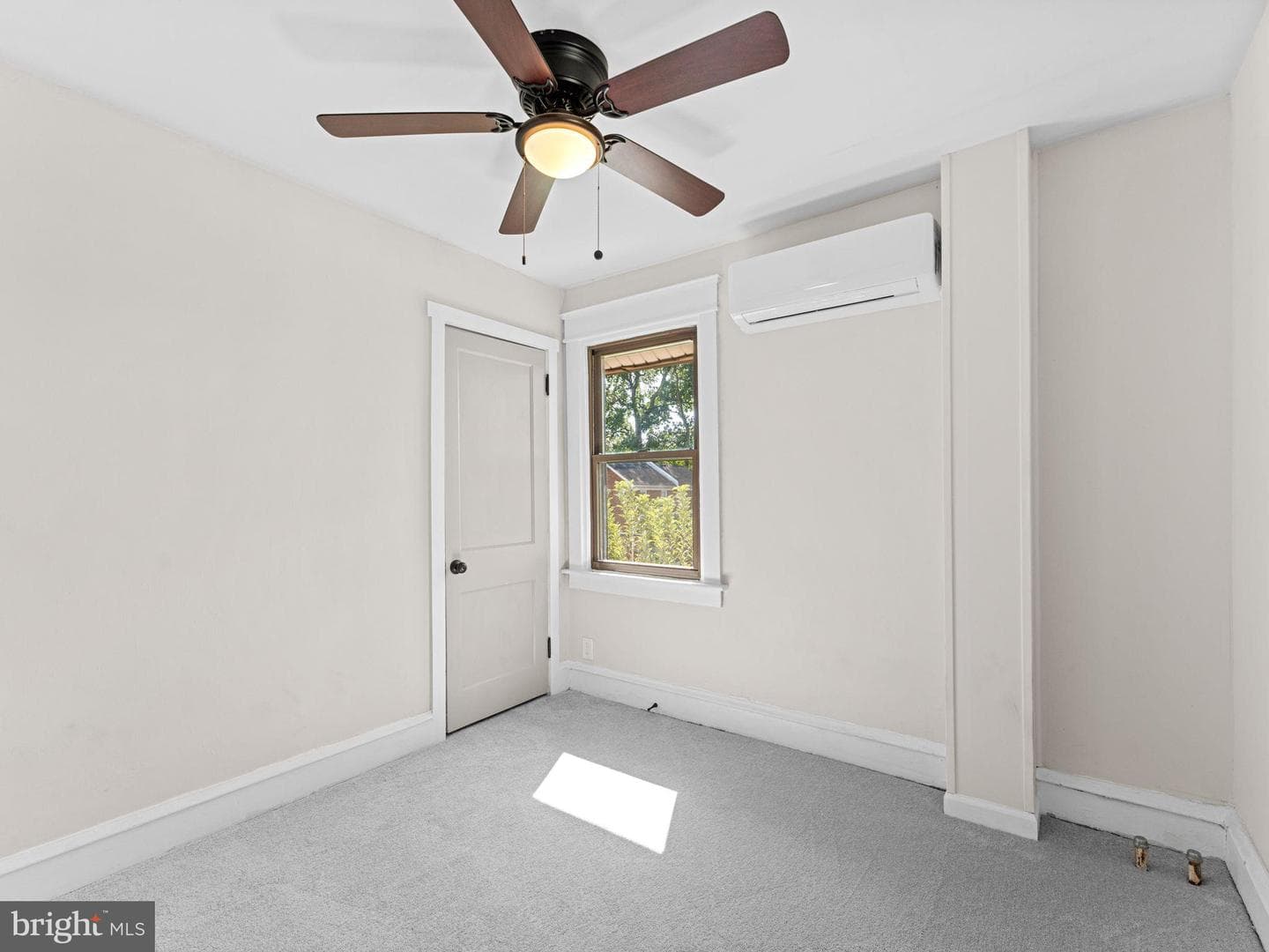 13 Florence Avenue photo 14