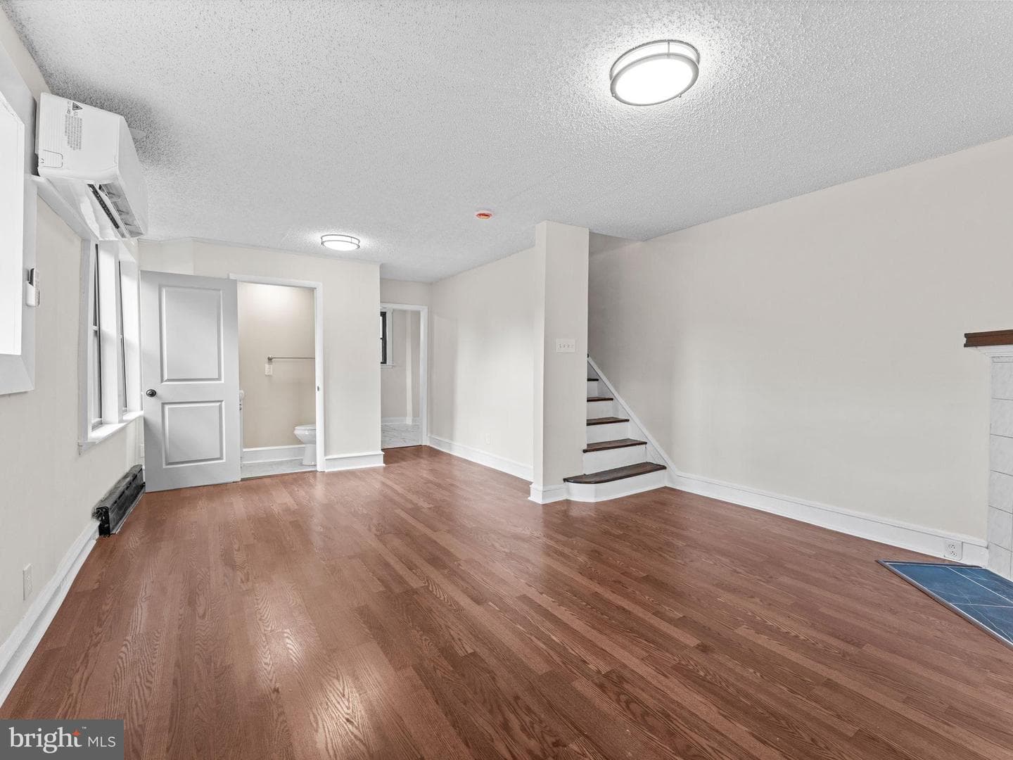 13 Florence Avenue photo 4