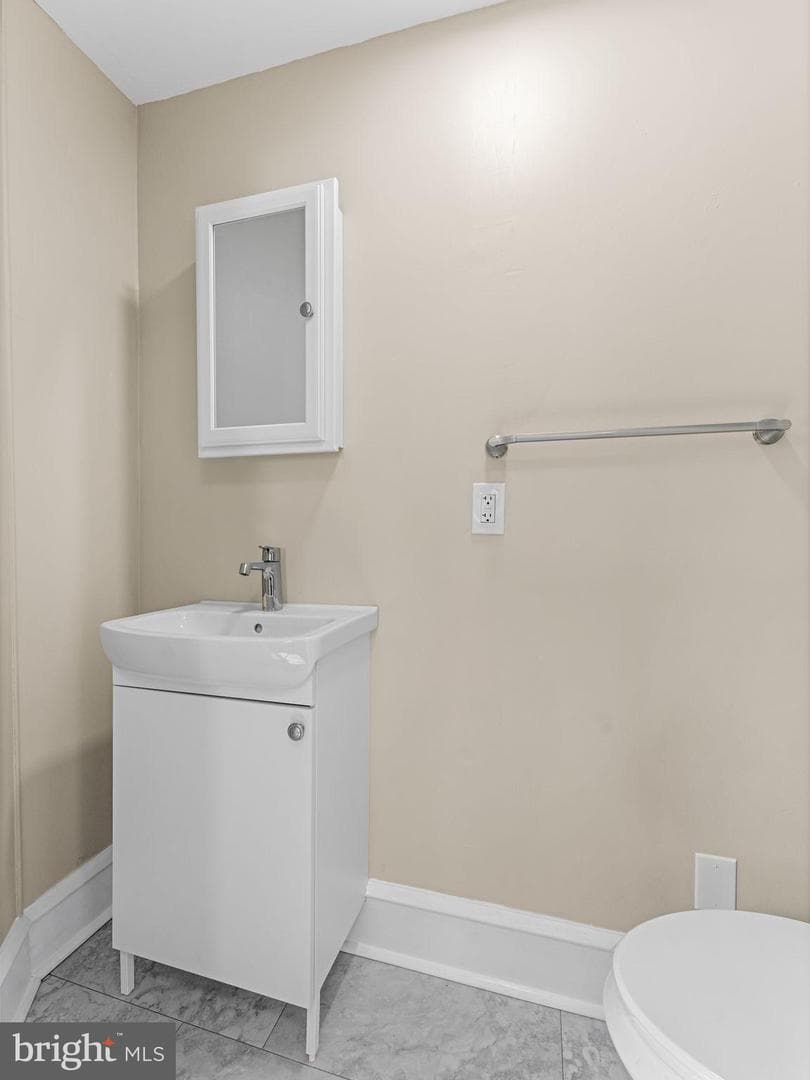 13 Florence Avenue photo 8
