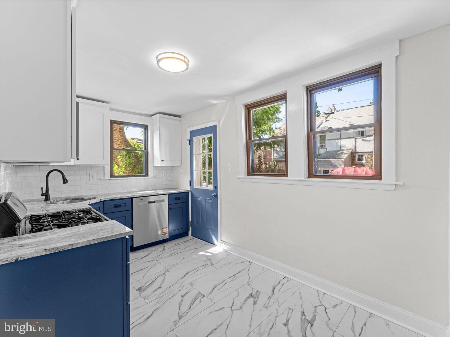 13 Florence Avenue photo 9