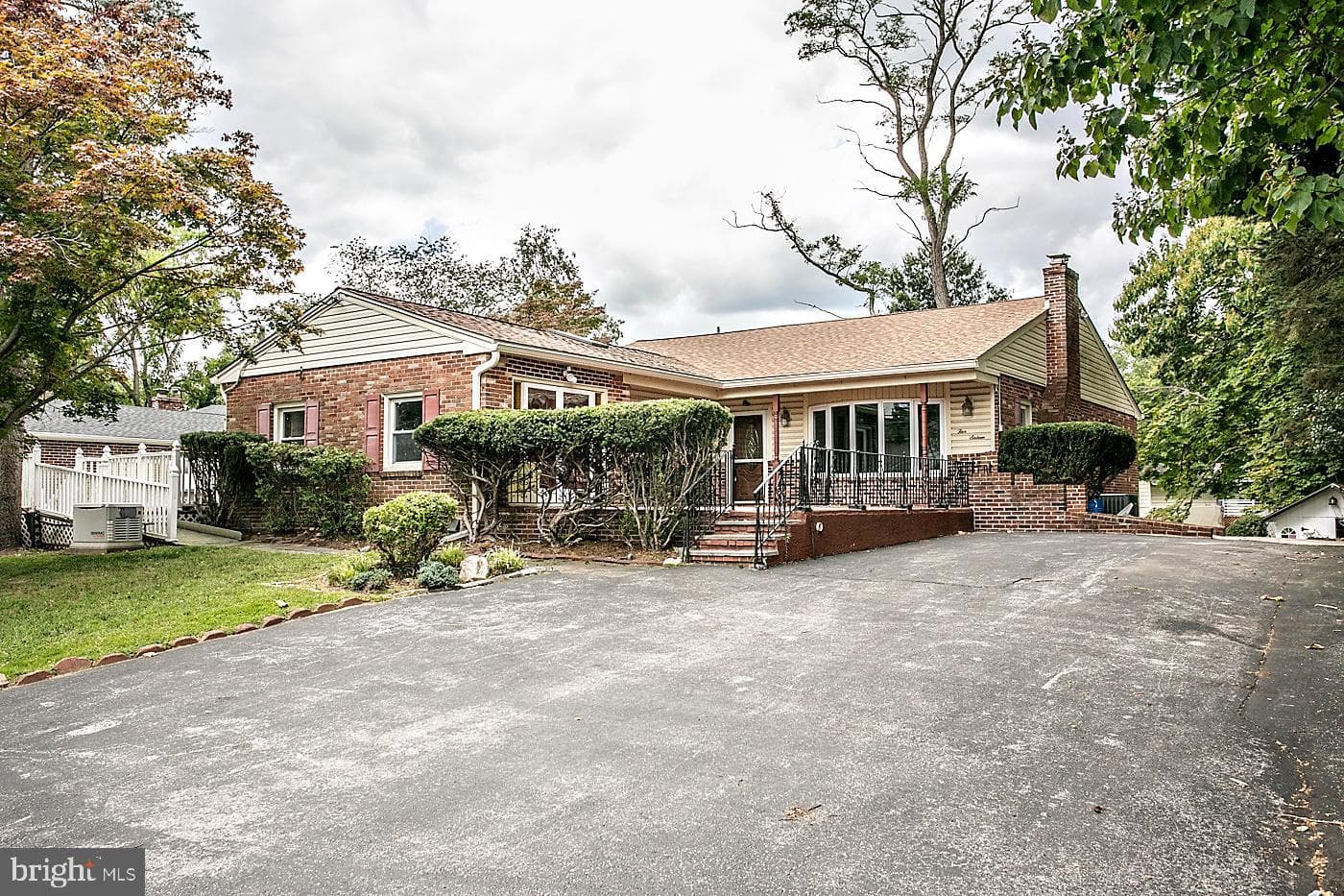 516 Beatty Road photo 2