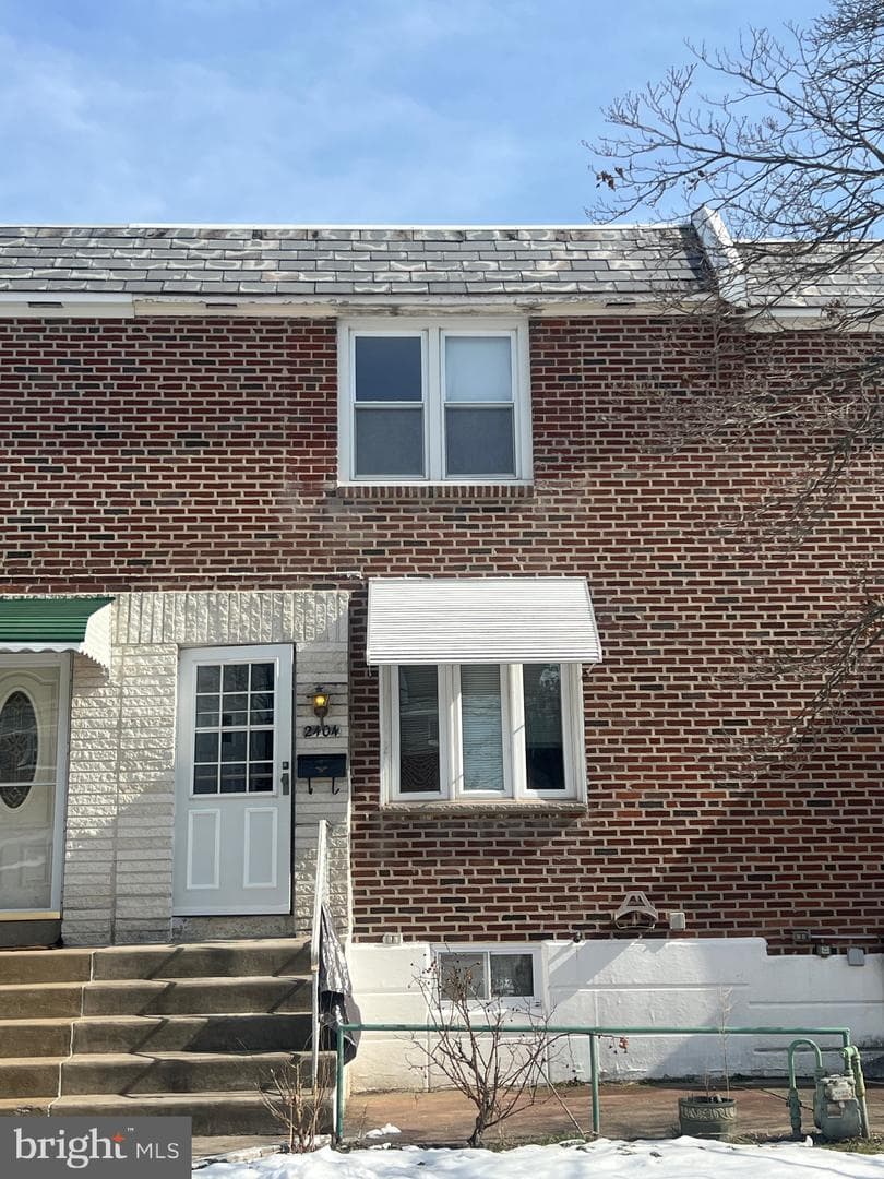 2404 Stoneybrook Lane #1 photo 2