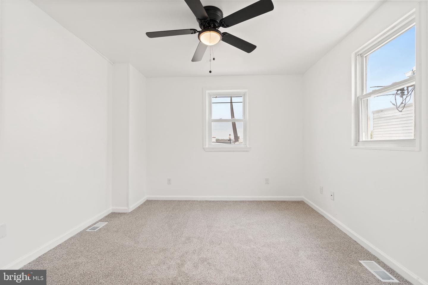1359 Green Street photo 16