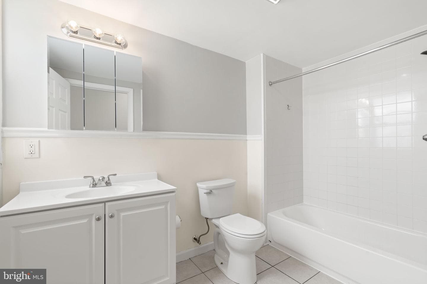 1359 Green Street photo 19