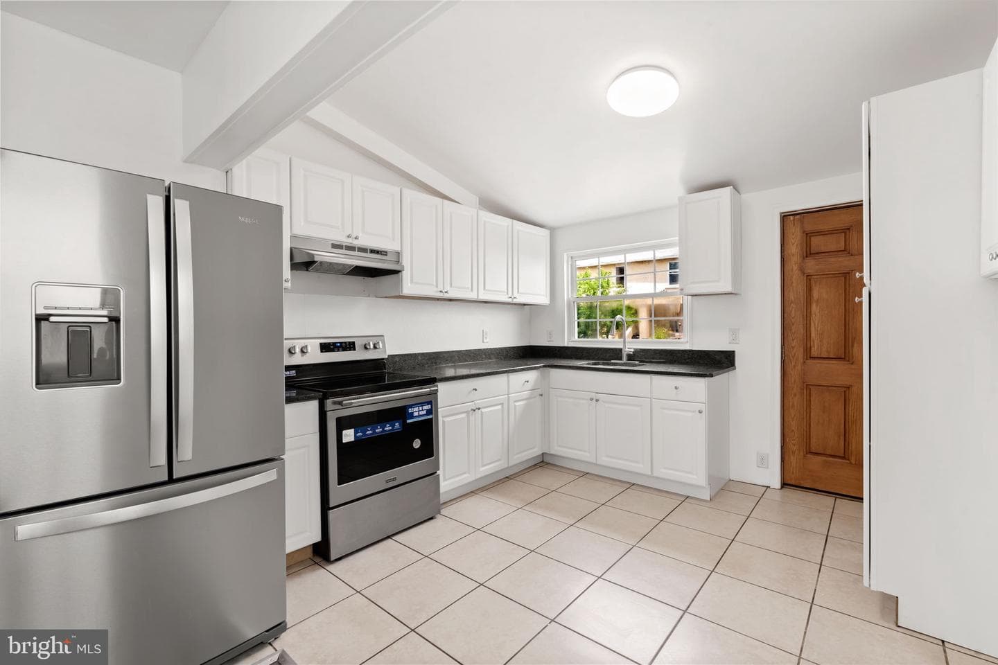 1359 Green Street photo 3