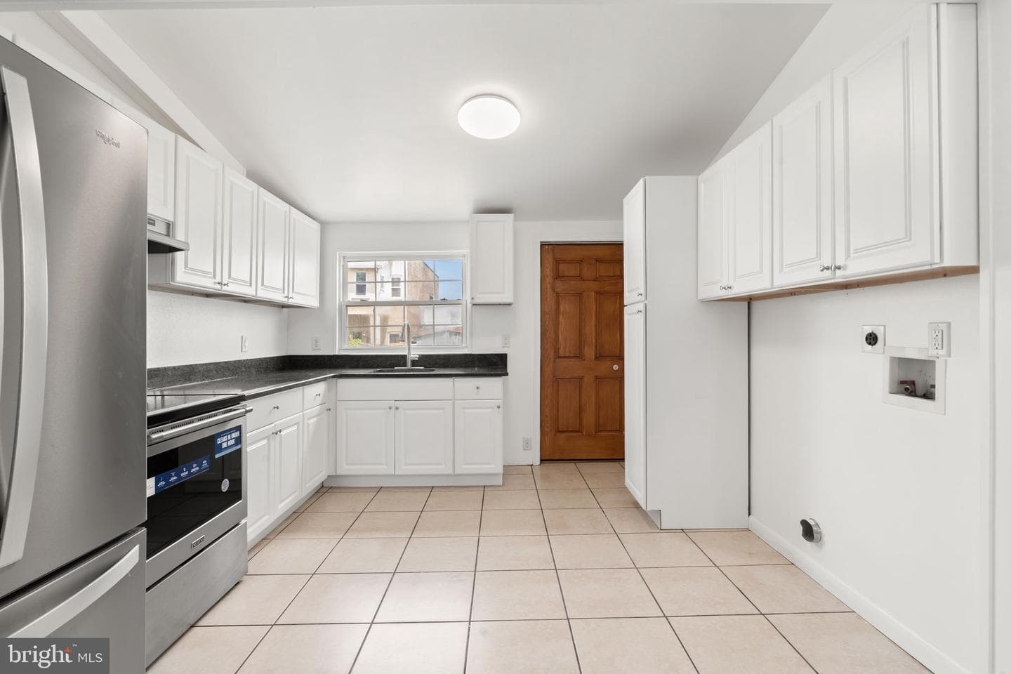 1359 Green Street photo 4
