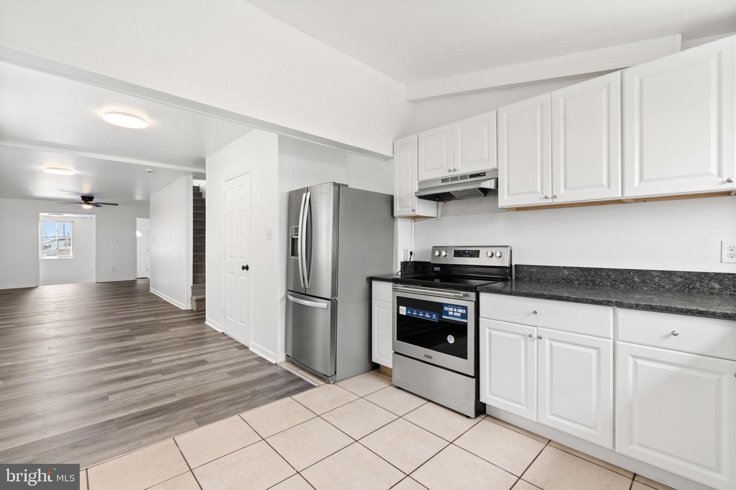 1359 Green Street photo 6