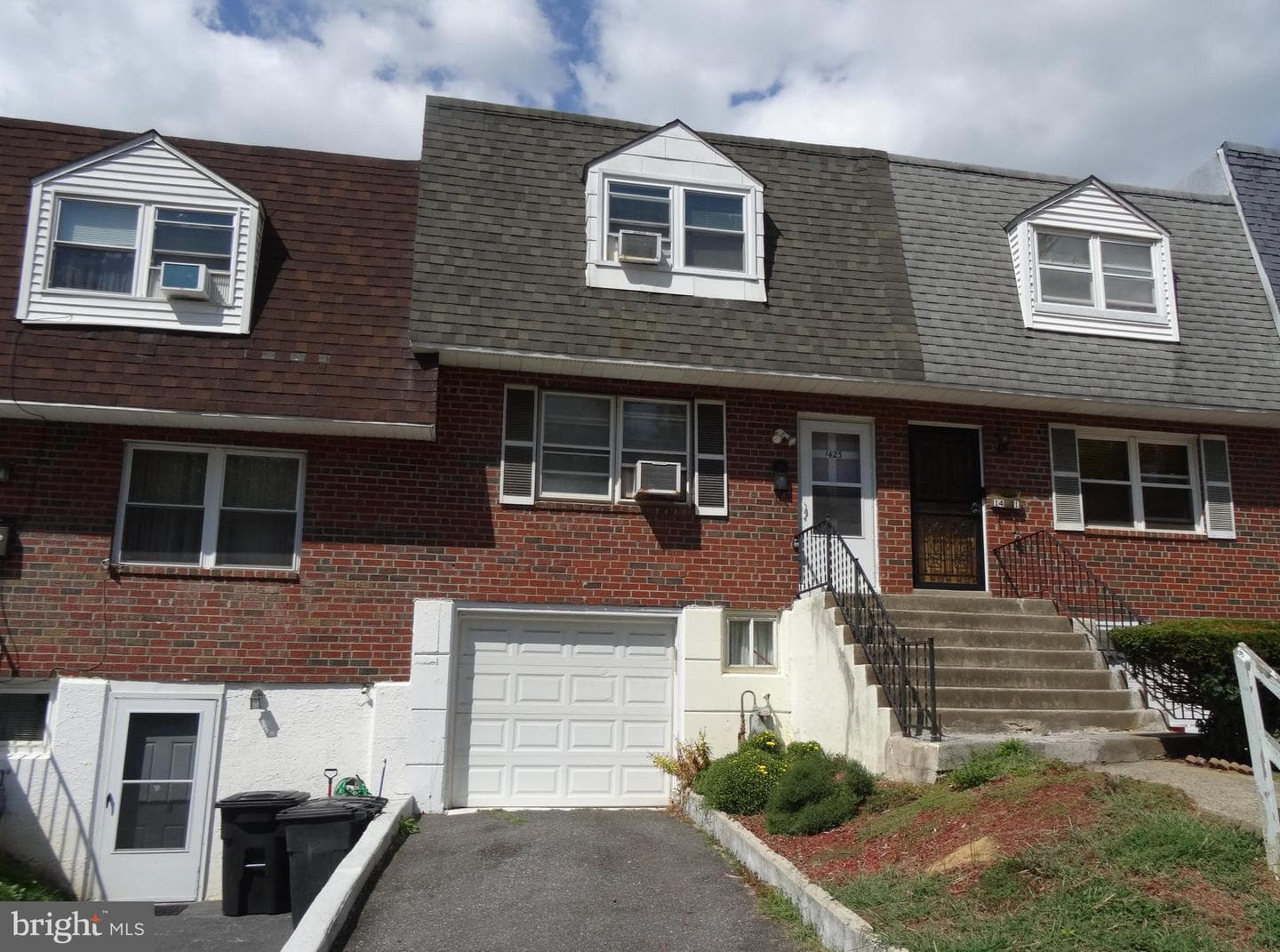 1423 Rainer Road photo 1