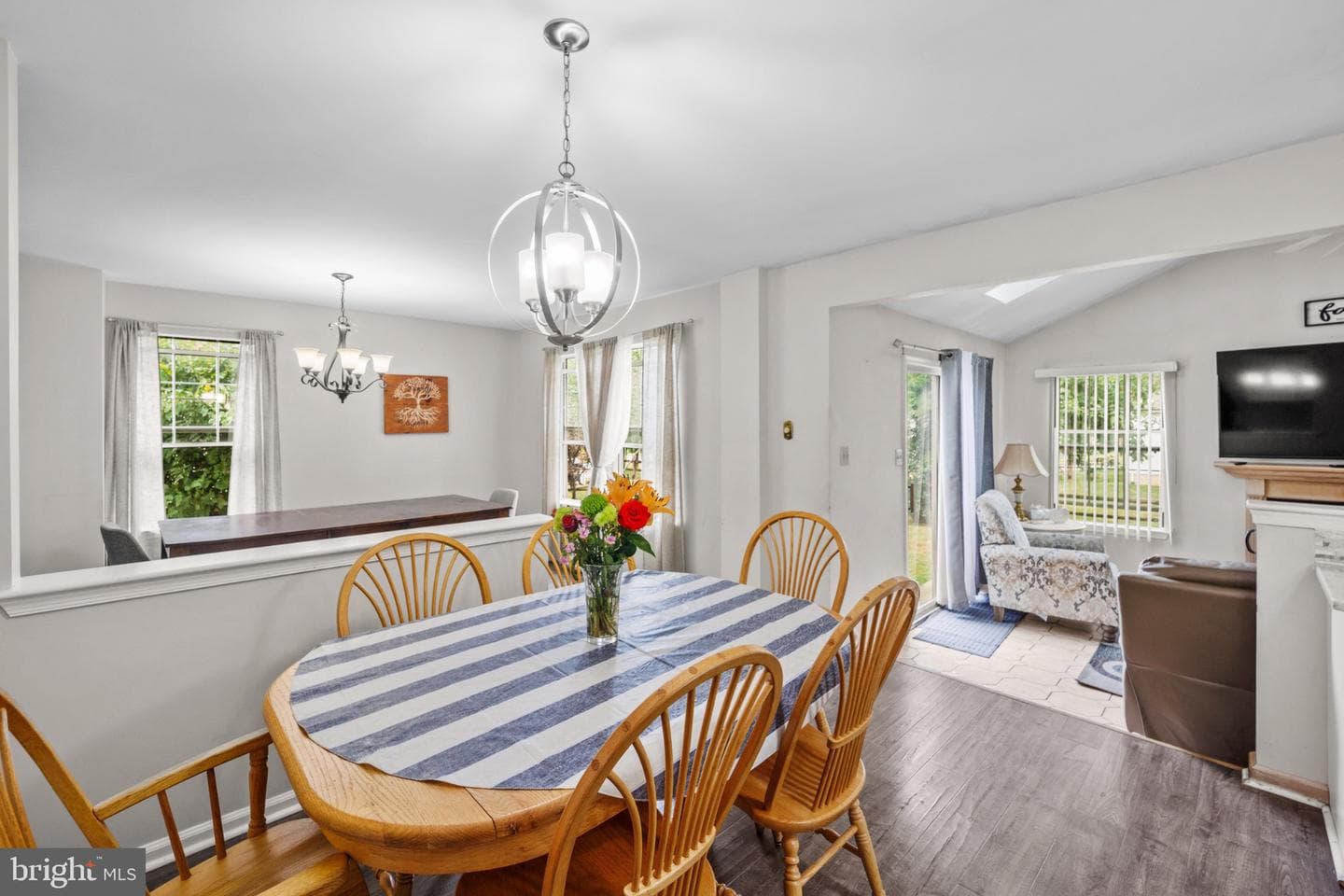 107 Romaine Way photo 10