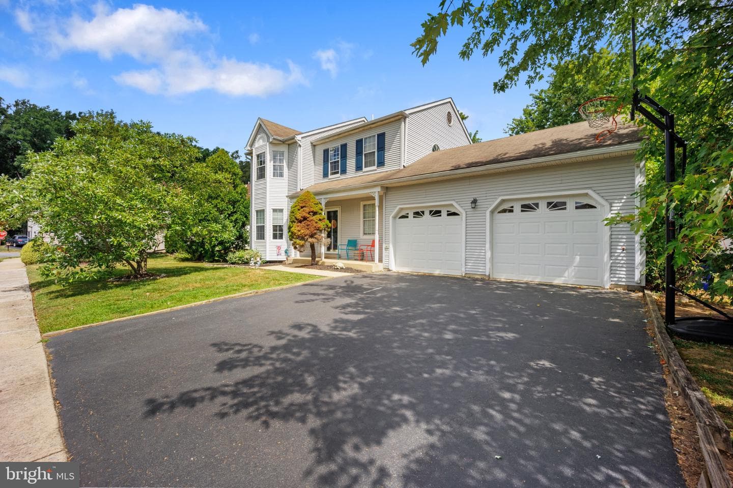 107 Romaine Way photo 2