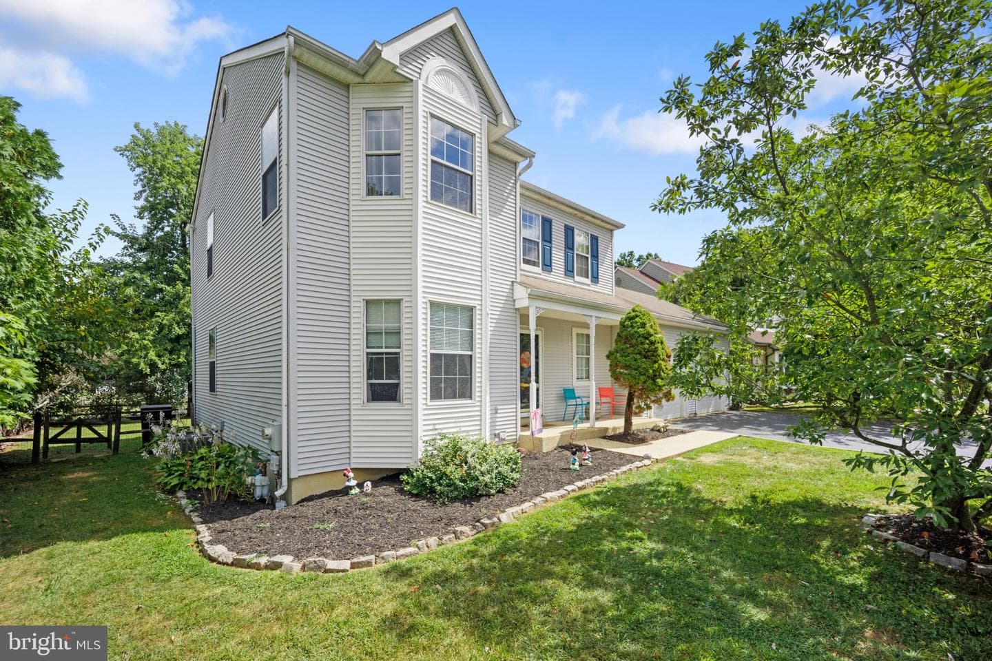 107 Romaine Way photo 33