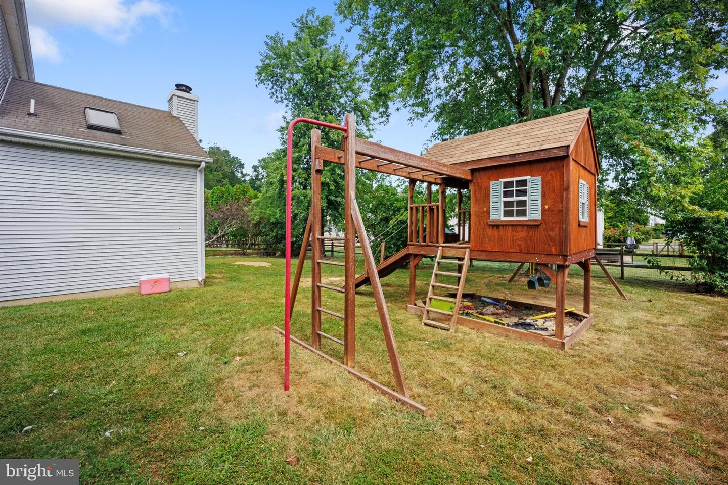 107 Romaine Way photo 37