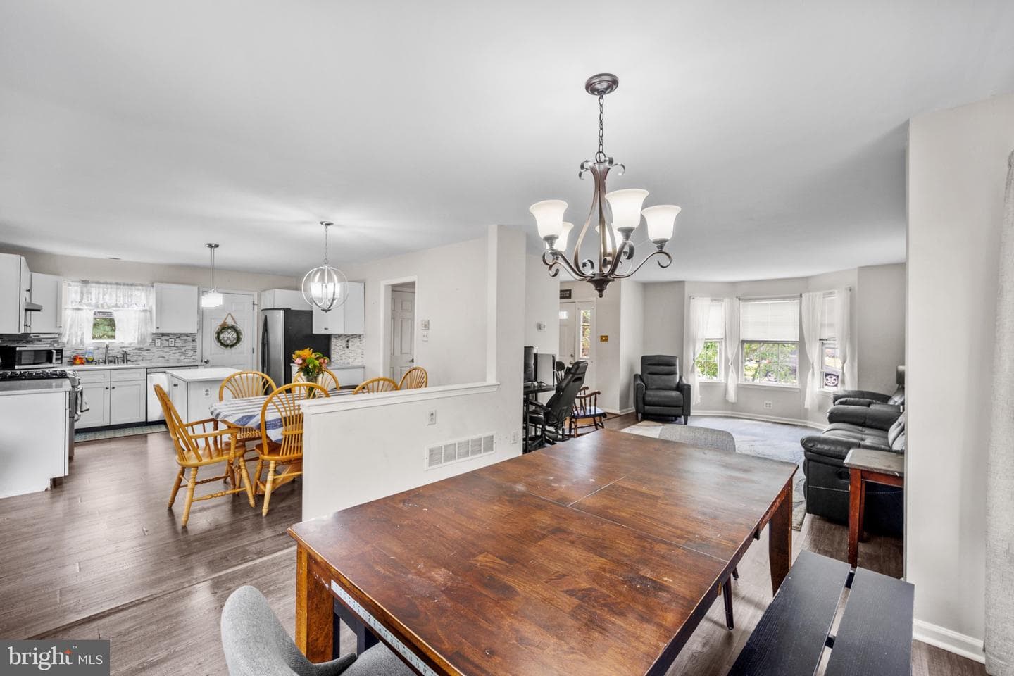 107 Romaine Way photo 6