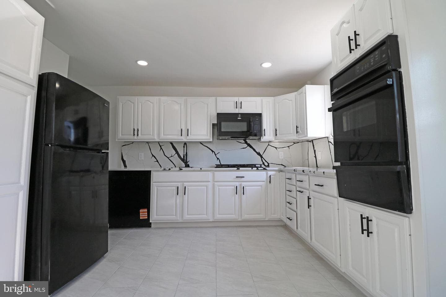 939 Serrill Avenue photo 12