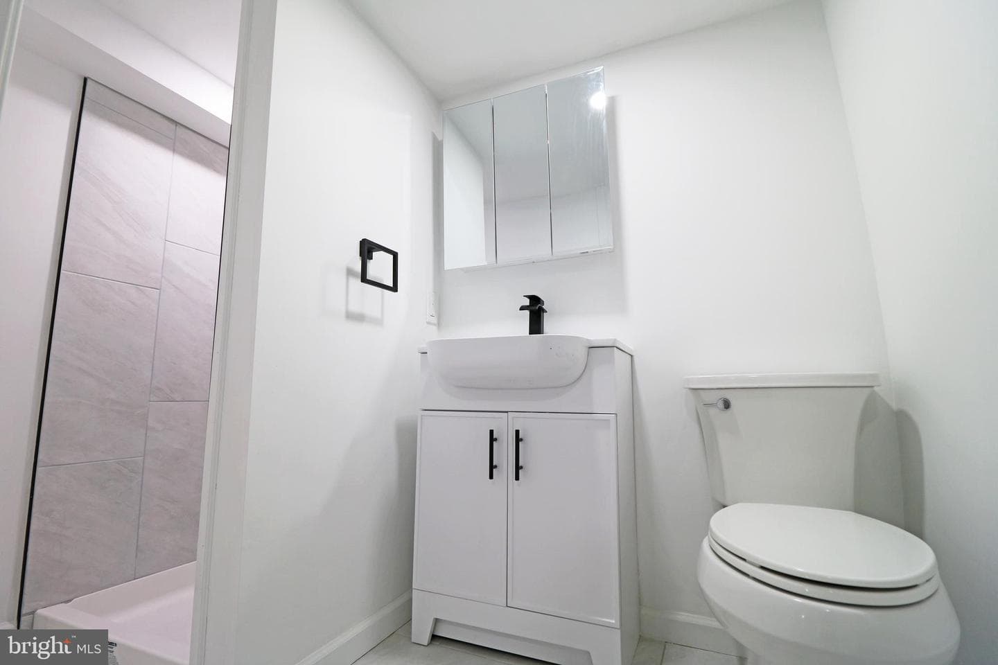 939 Serrill Avenue photo 31