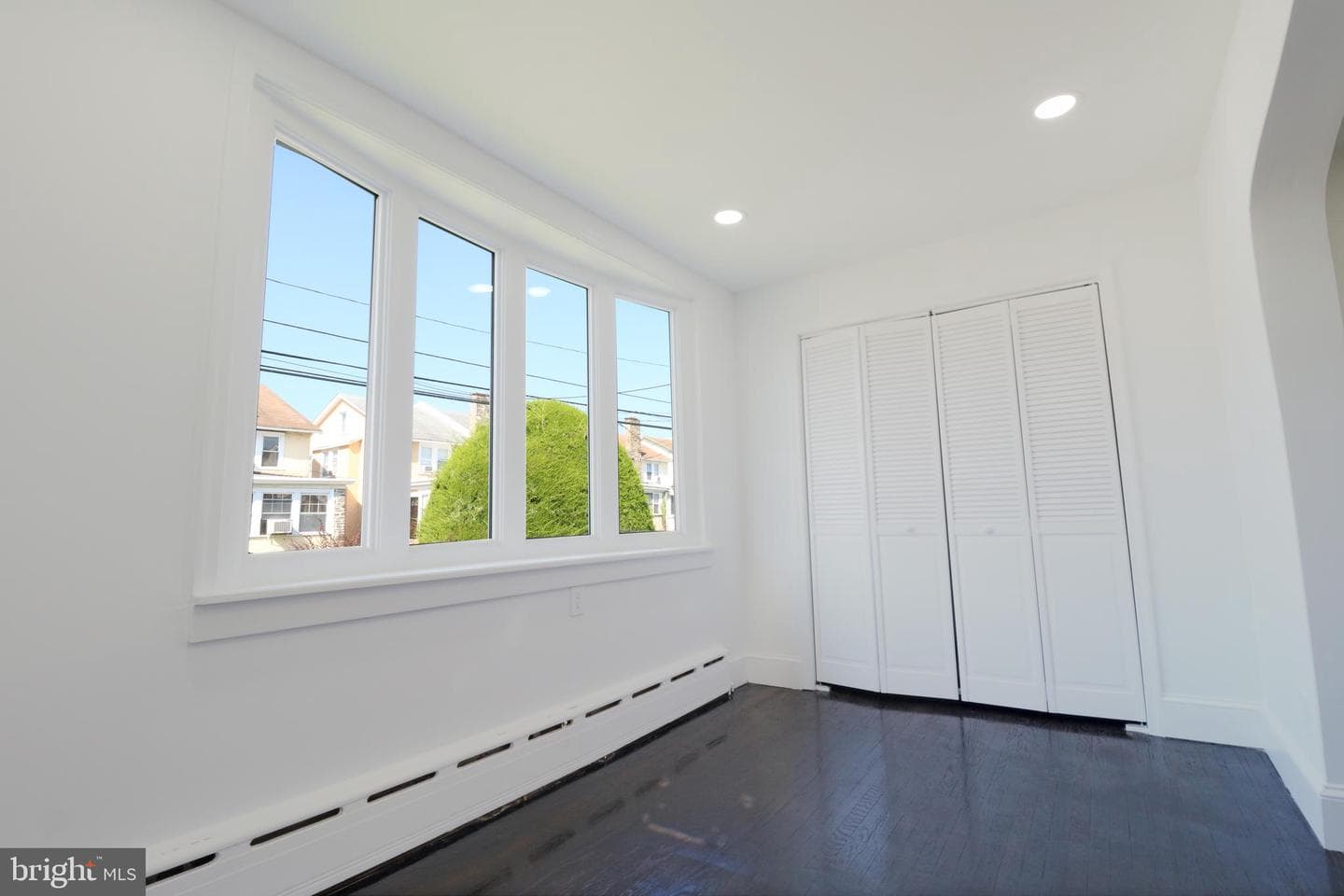939 Serrill Avenue photo 4