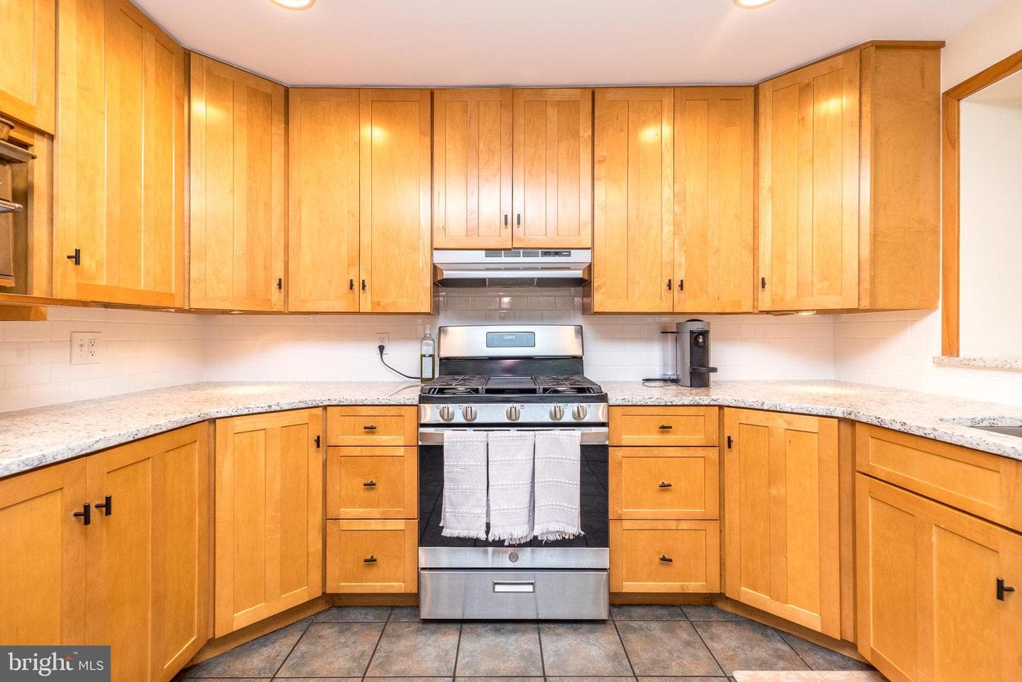 44 Yale Avenue photo 13
