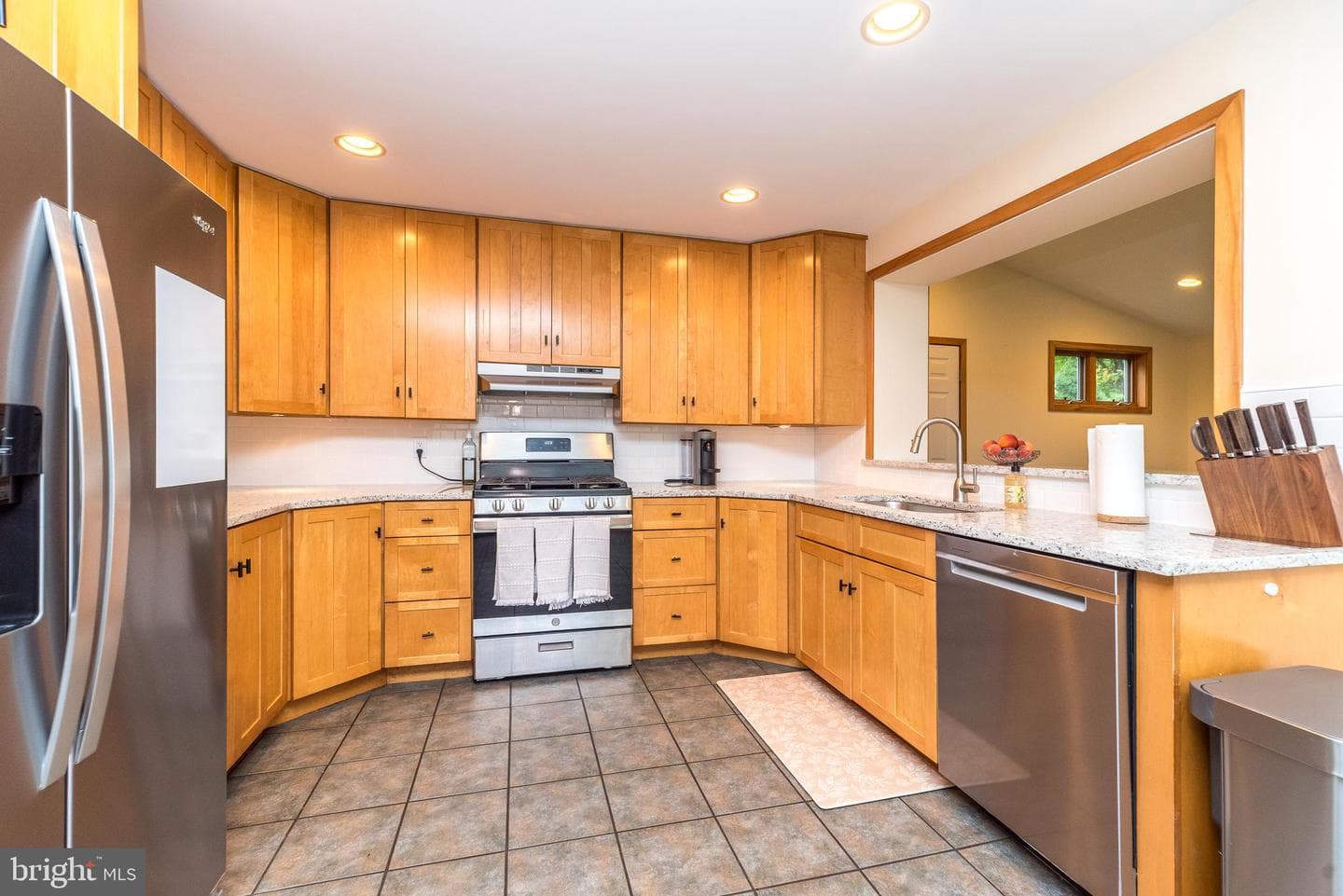 44 Yale Avenue photo 15