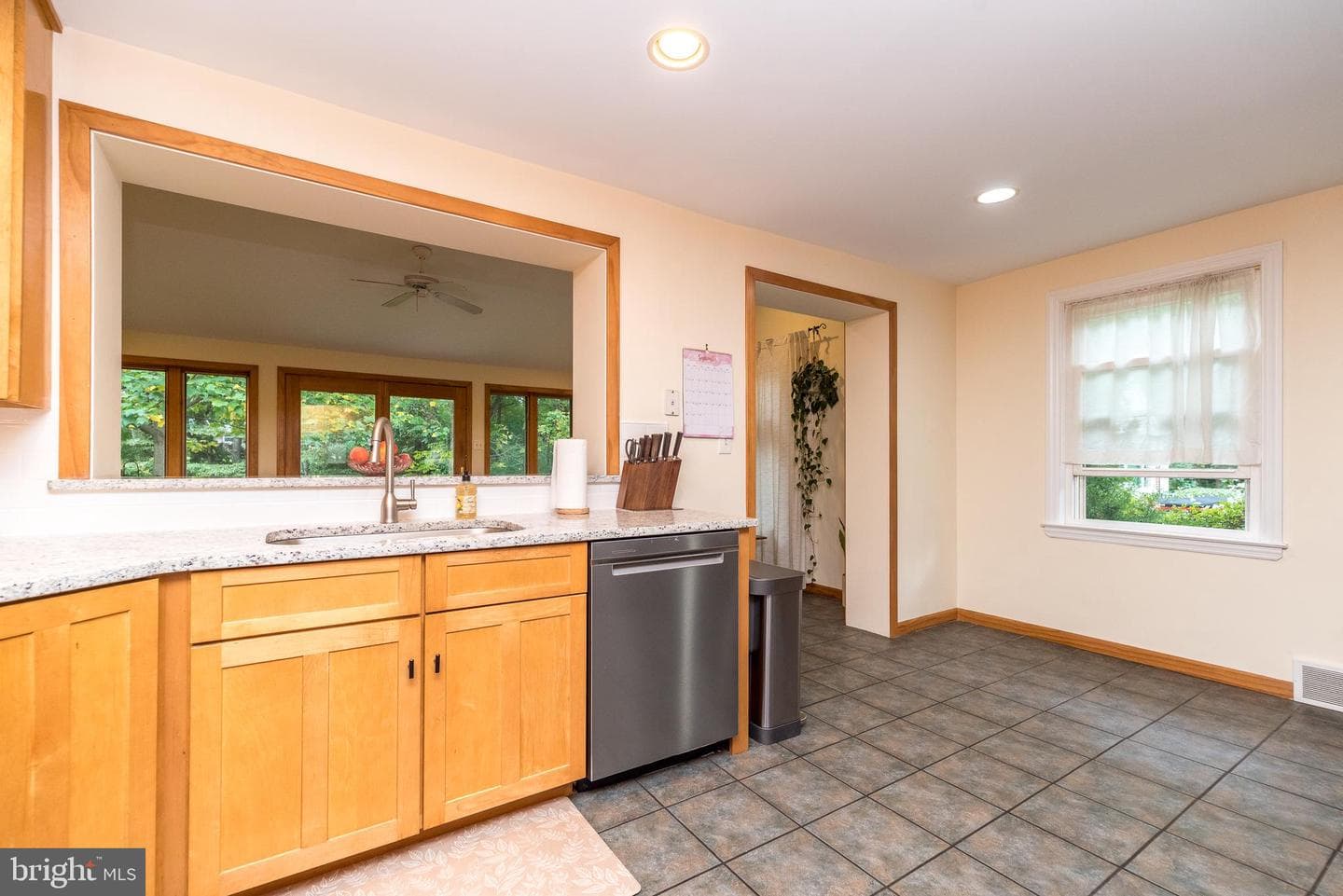 44 Yale Avenue photo 16