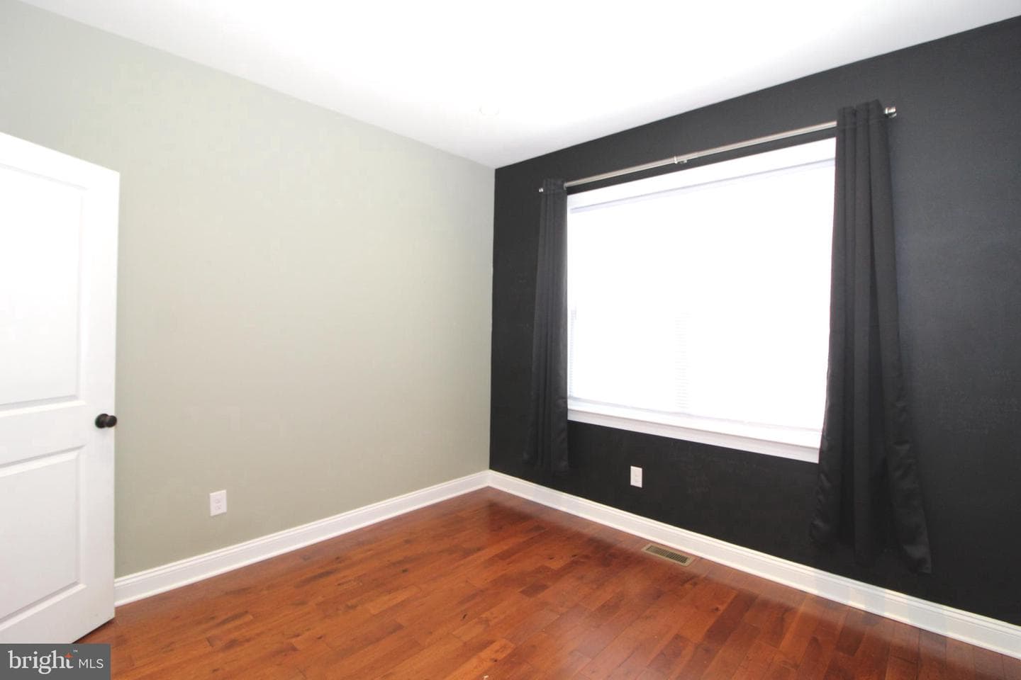 2608 Grand Avenue photo 14
