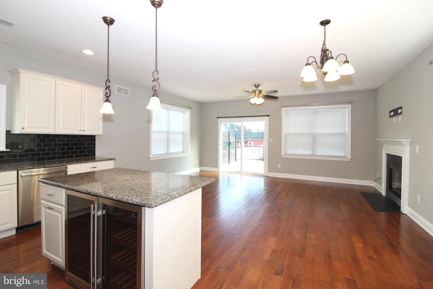 2608 Grand Avenue photo 3
