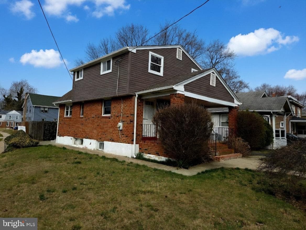 200 E Roland Road photo 1