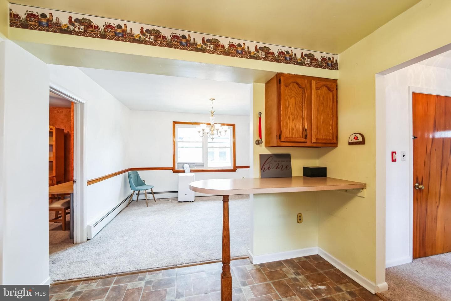 200 E Roland Road photo 16