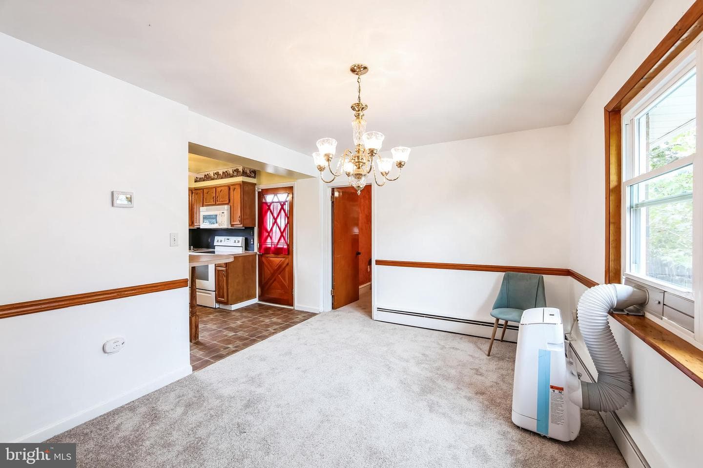 200 E Roland Road photo 17