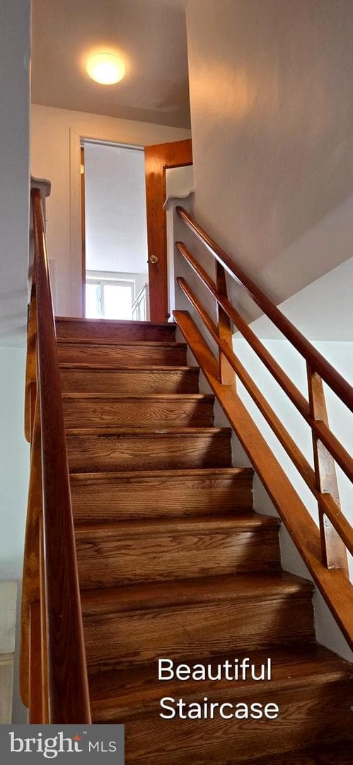 200 E Roland Road photo 22