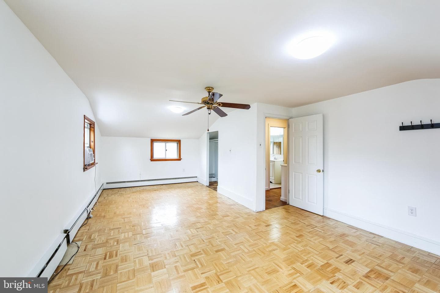 200 E Roland Road photo 24