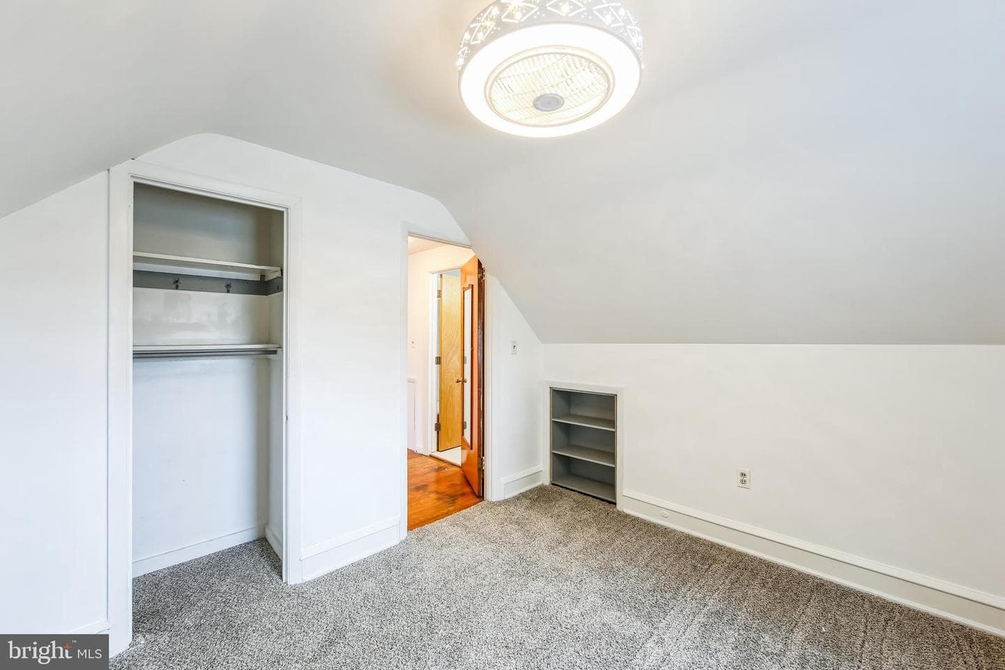 200 E Roland Road photo 30