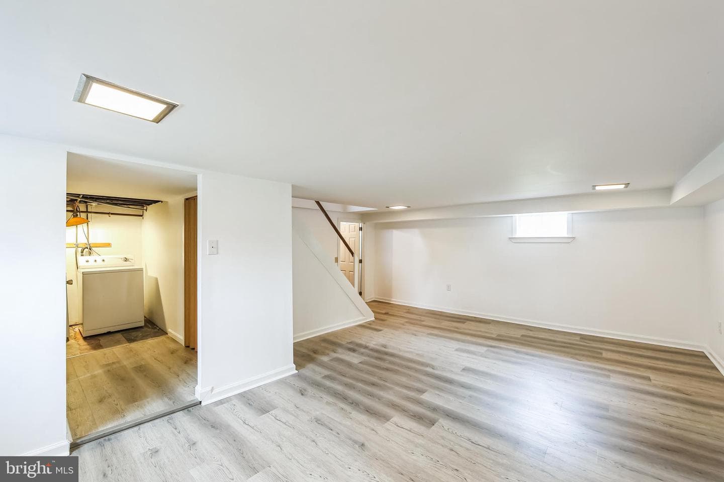 200 E Roland Road photo 34