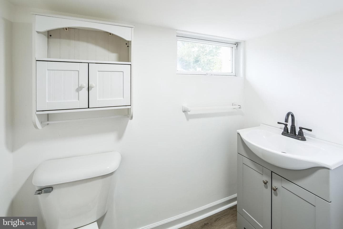 200 E Roland Road photo 36