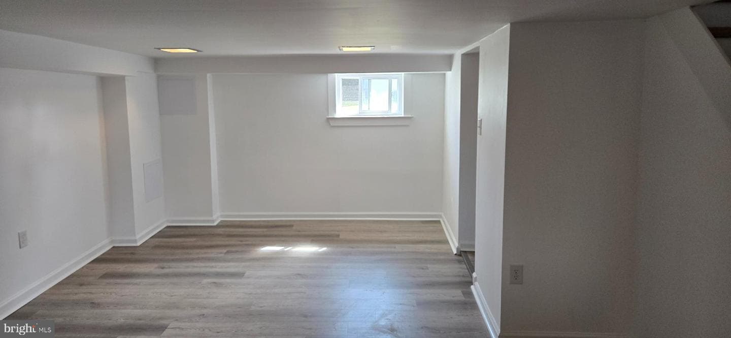 200 E Roland Road photo 39