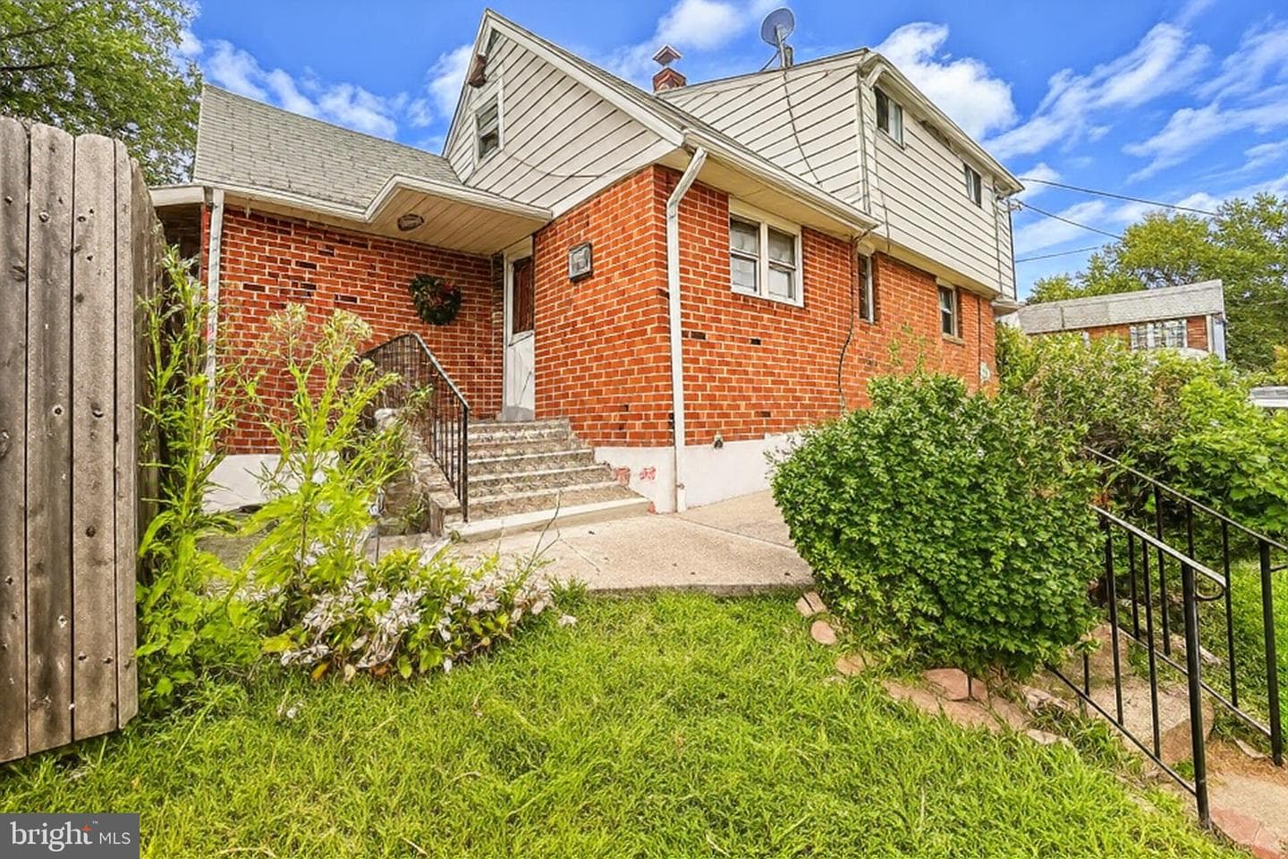 200 E Roland Road photo 42