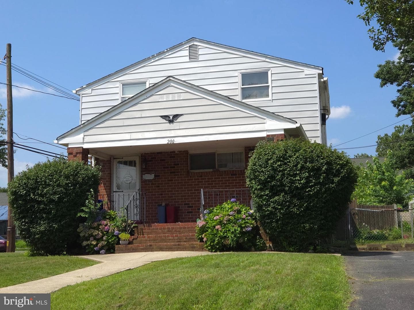 200 E Roland Road photo 54