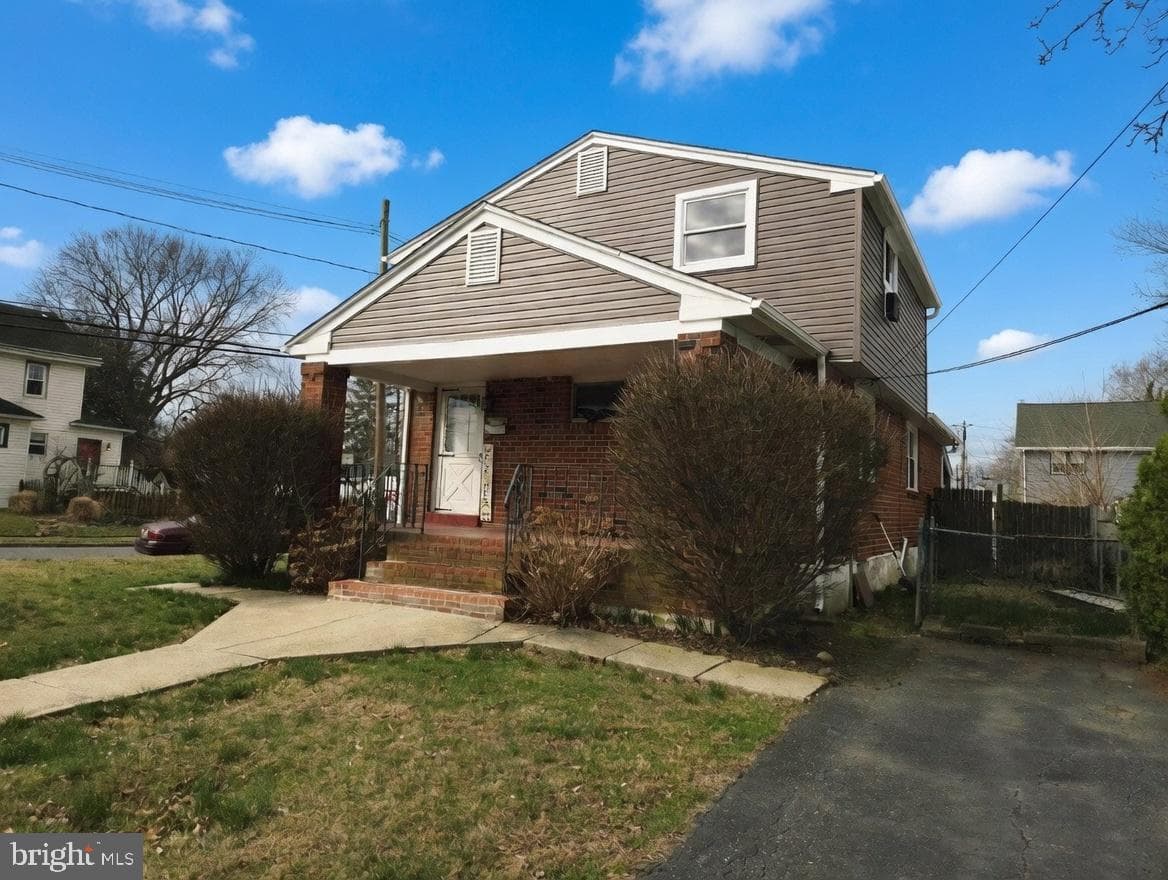 200 E Roland Road photo 6